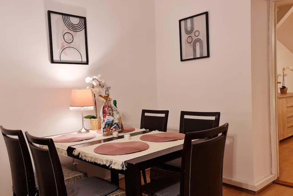 Przestronny Pokoj W Mieszkaniu Na Filipa Cracovia Exterior foto